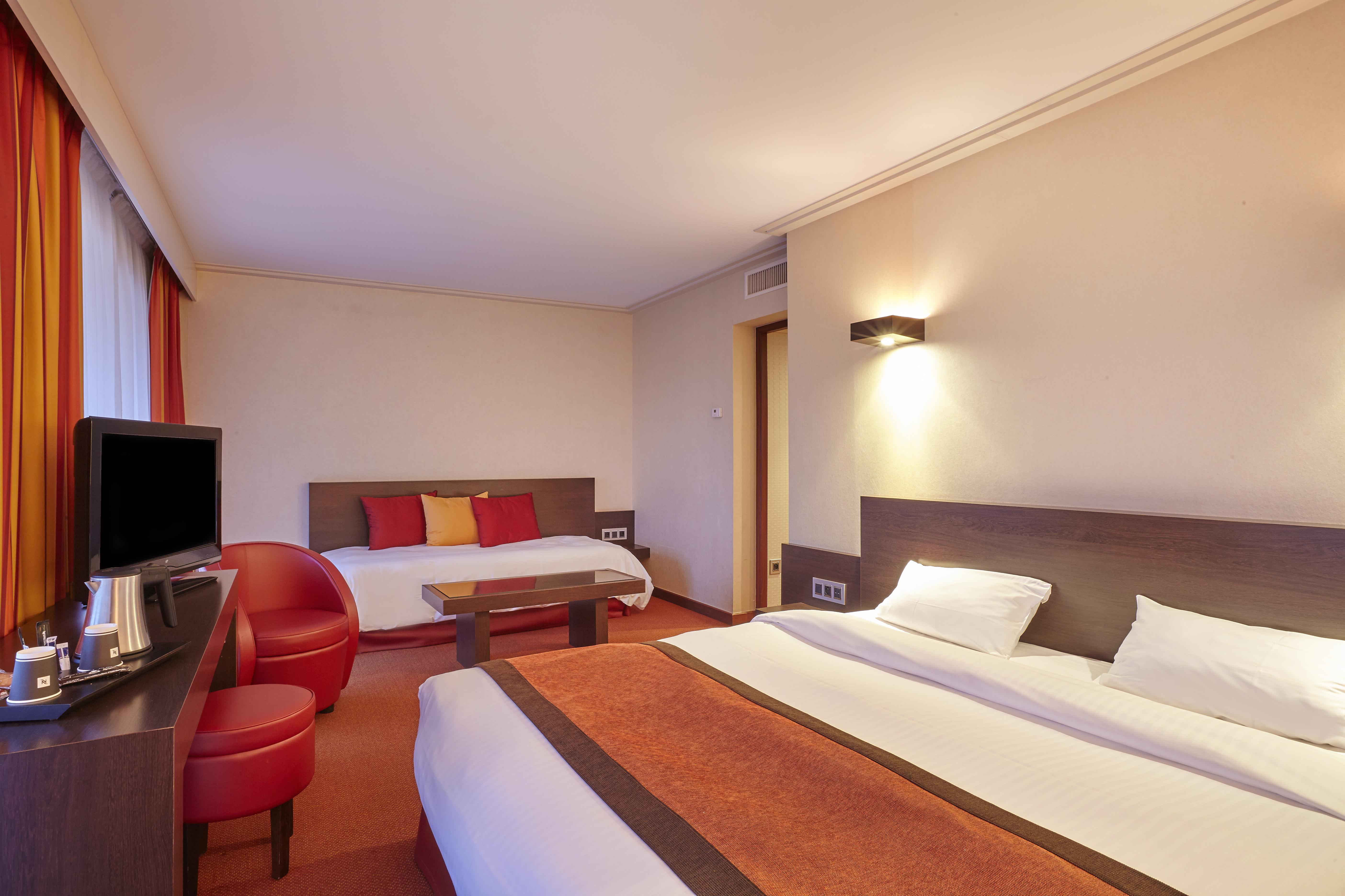 โฮเต็ล สปา ดู เบอรีล Hotel Bagnoles de l'Orne Normandie ภายนอก รูปภาพ