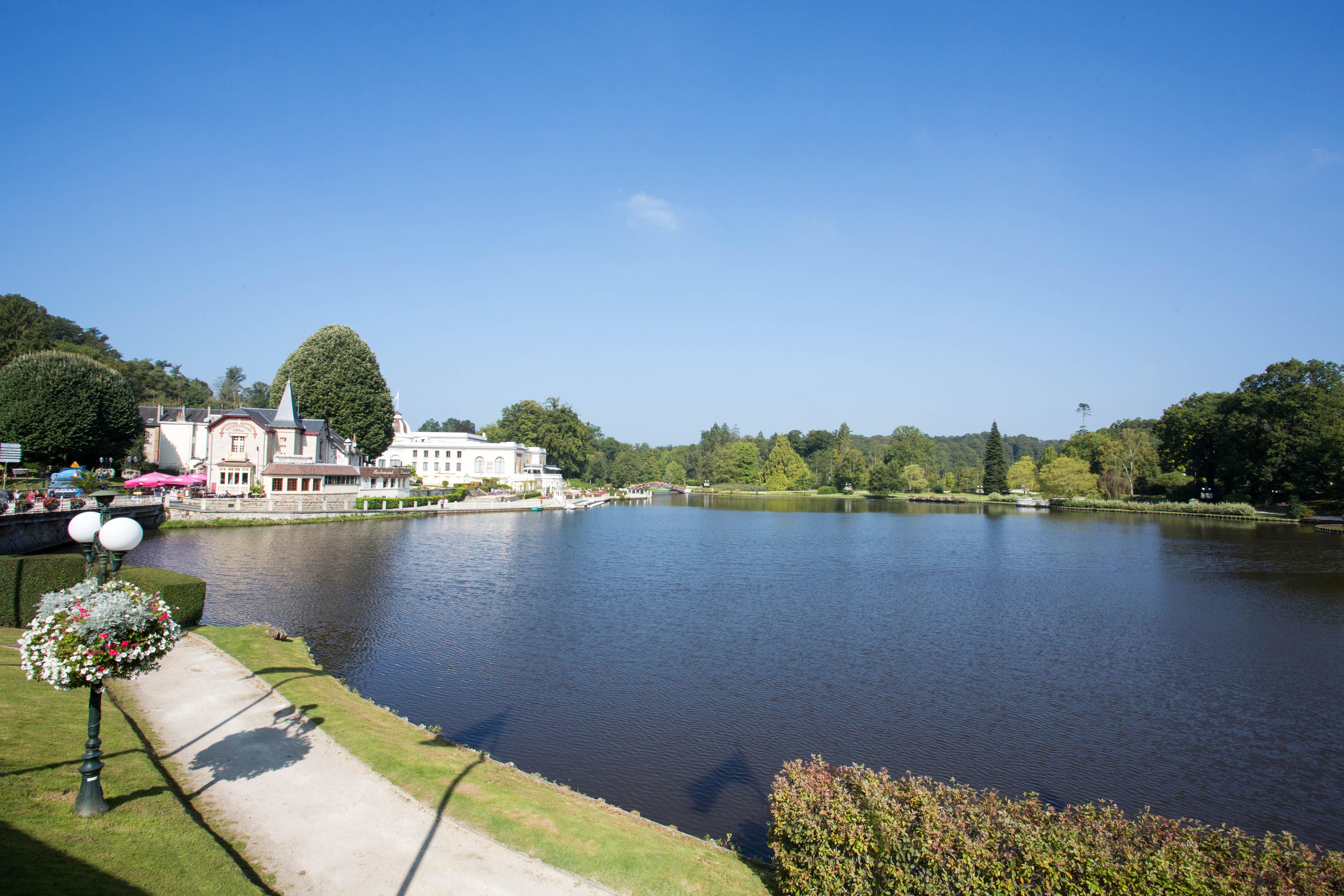 โฮเต็ล สปา ดู เบอรีล Hotel Bagnoles de l'Orne Normandie ภายนอก รูปภาพ