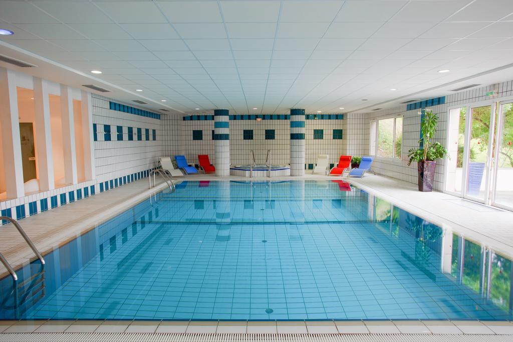 โฮเต็ล สปา ดู เบอรีล Hotel Bagnoles de l'Orne Normandie ภายนอก รูปภาพ