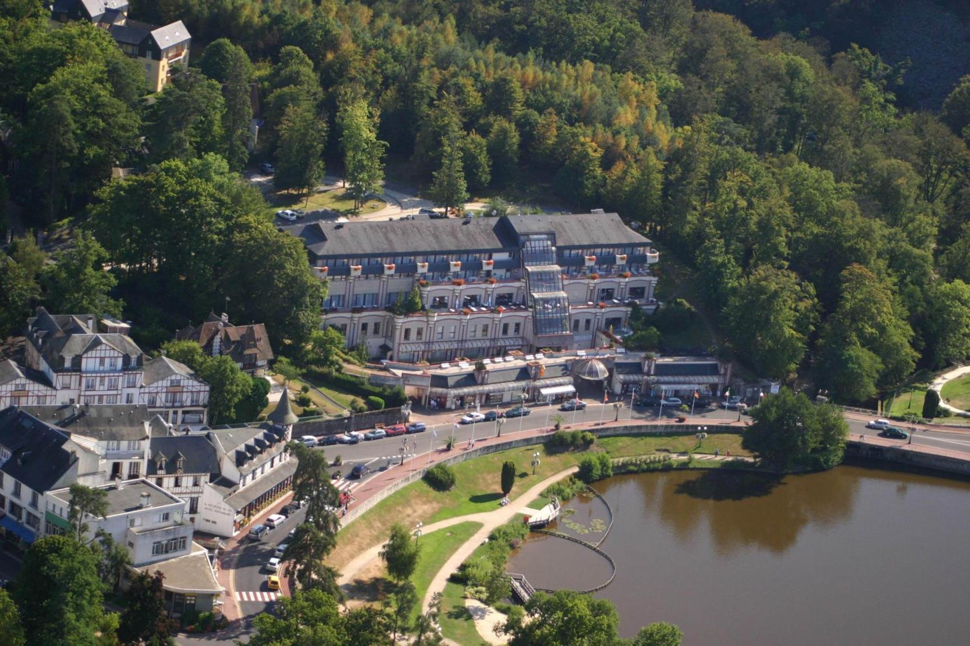 โฮเต็ล สปา ดู เบอรีล Hotel Bagnoles de l'Orne Normandie ภายนอก รูปภาพ